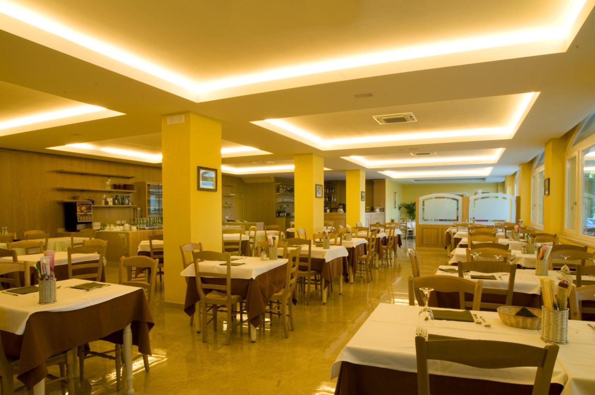 Hotel Panoramica Salo Exterior photo