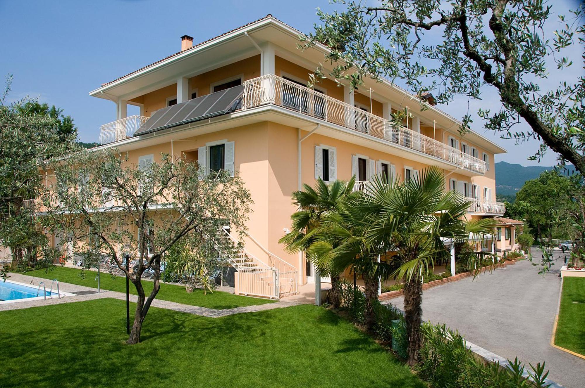 Hotel Panoramica Salo Exterior photo