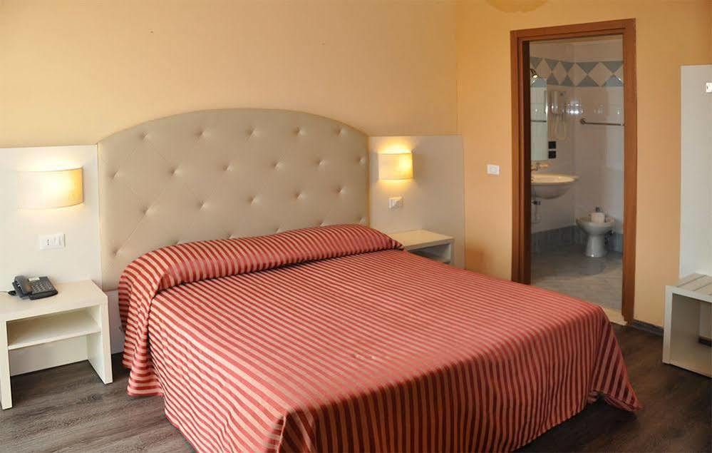 Hotel Panoramica Salo Exterior photo